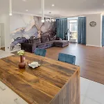 стильні з видом на море у жемчужині Apartment Odesa